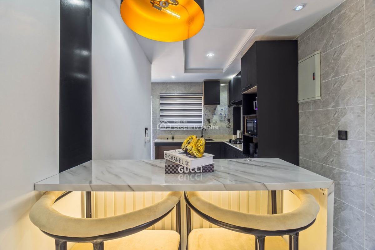 Luxury and Spacious 1 Bed with Ps5,2 Balconies and Private Golf Area, Lekki Phase 1 Lagos., Lekki Phase 1, Lekki, Lagos, Terraced Duplex Short Let