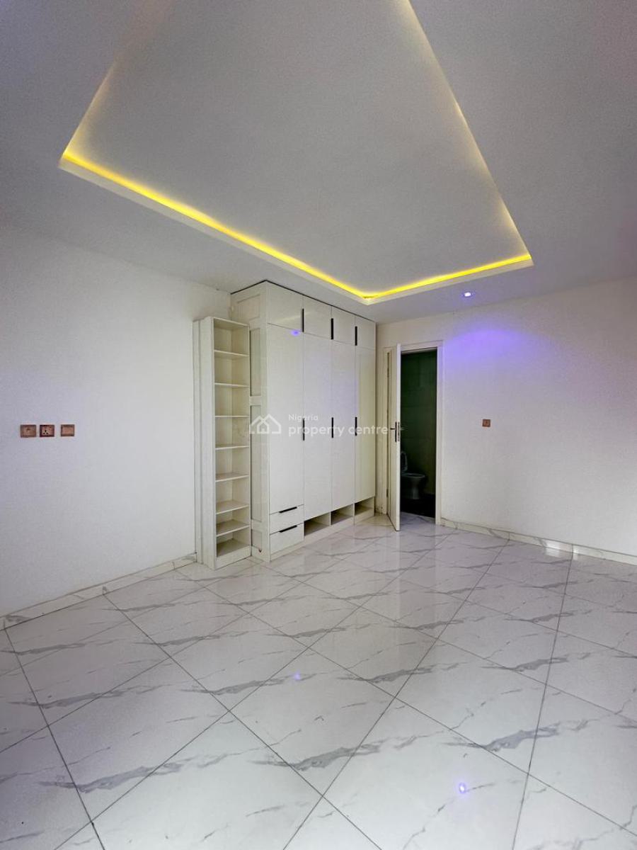 2bedroom Apartment with Gym,solar &inverter,pool,elevator, Ikate, Lekki, Lagos, Block of Flats for Sale