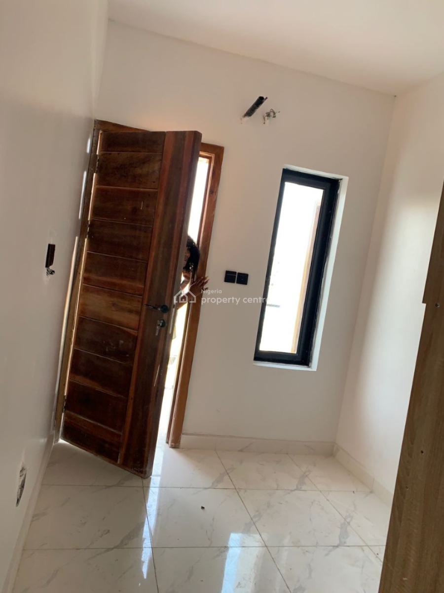 Luxury 1 Bedroom Studio Apartment with Swimming Pool and Gym, Off Freedom Way in an Estate, Lekki Phase 1, Lekki, Lagos, Self Contain (single Rooms) for Rent
