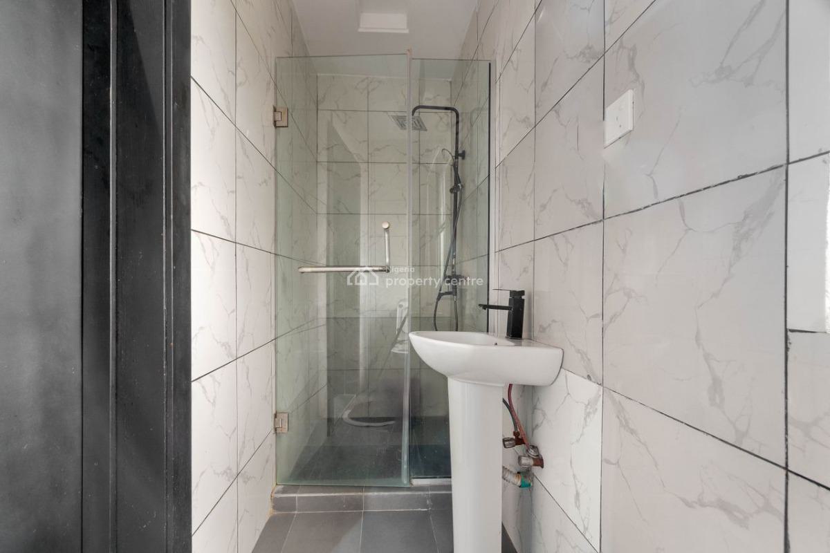 Fantastic 3-bedroom Maisonette, Phase 1,, Lekki, Lagos, House Short Let
