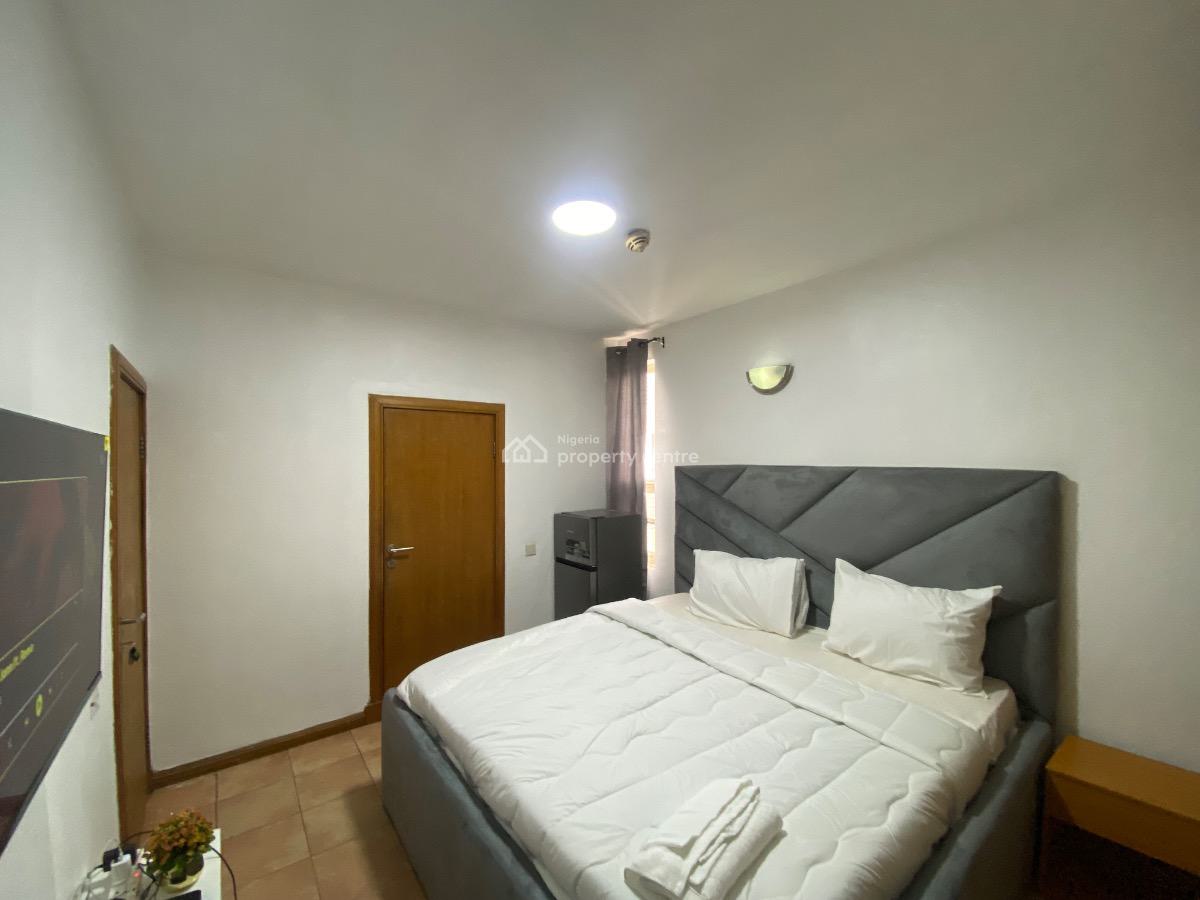 Elevated Studio Apartment with Pool & Gym, Ikoyi Club Road., Ikoyi, Lagos, Self Contain (single Rooms) Short Let
