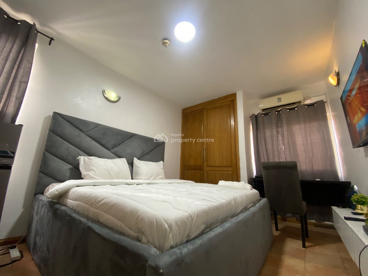 Elevated Studio Apartment with Pool & Gym, Ikoyi Club Road., Ikoyi, Lagos, Self Contain (single Rooms) Short Let