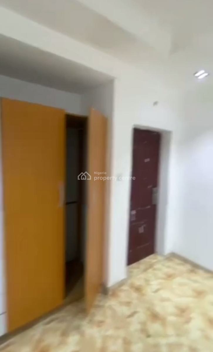 a Spacious 3 Bedroom Flat, Alagomeji, Yaba, Lagos, Flat / Apartment for Rent