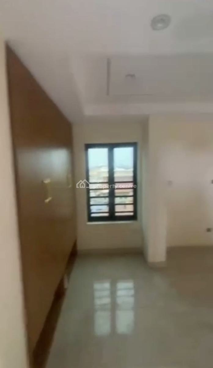 Spacious Standard 3 Bedroom Flat, Off Herbert Macaulay, Yaba, Lagos, Flat / Apartment for Rent