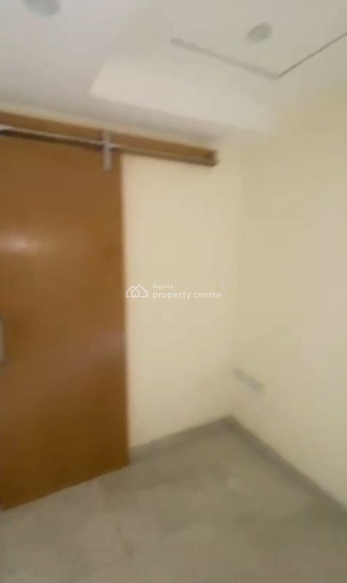 Spacious Standard 3 Bedroom Flat, Off Herbert Macaulay, Yaba, Lagos, Flat / Apartment for Rent