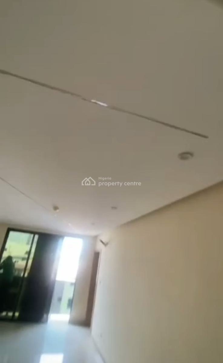 Spacious Standard 3 Bedroom Flat, Off Herbert Macaulay, Yaba, Lagos, Flat / Apartment for Rent