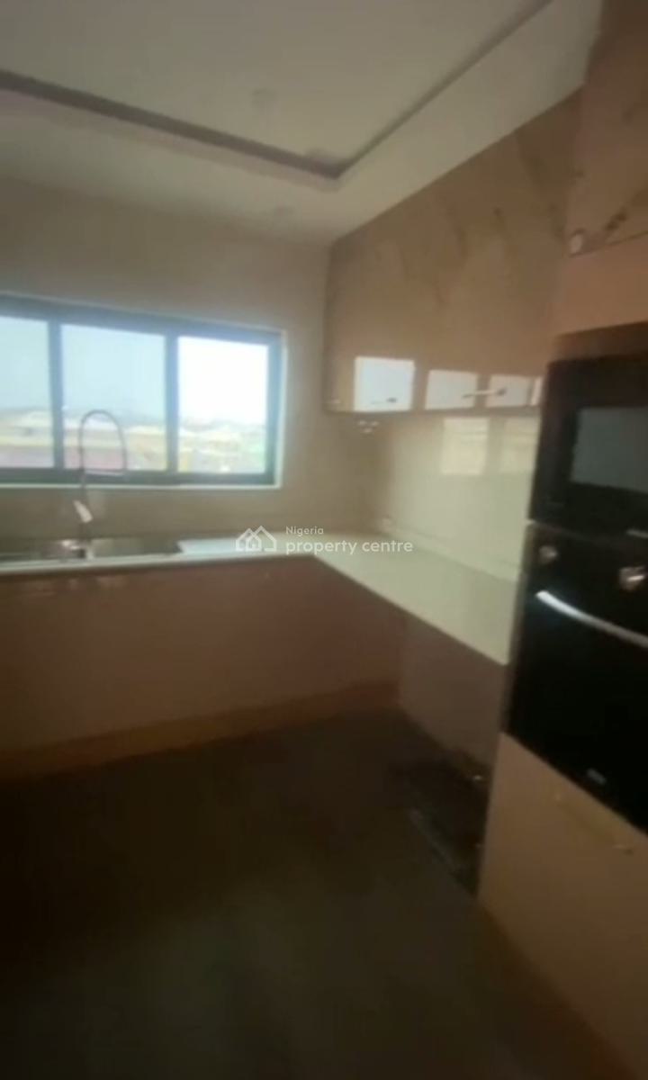 Spacious Standard 3 Bedroom Flat, Off Herbert Macaulay, Yaba, Lagos, Flat / Apartment for Rent