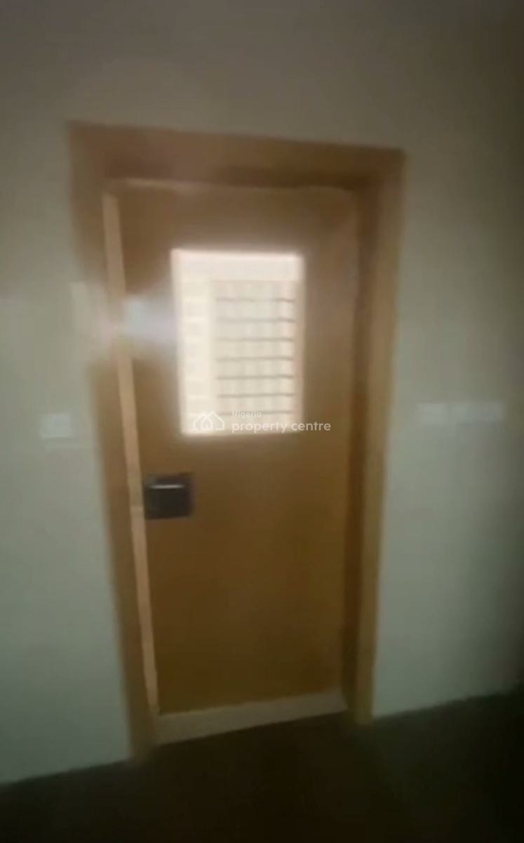 Spacious Standard 3 Bedroom Flat, Off Herbert Macaulay, Yaba, Lagos, Flat / Apartment for Rent