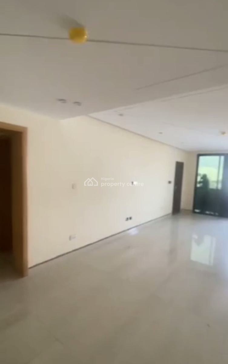 Spacious Standard 3 Bedroom Flat, Off Herbert Macaulay, Yaba, Lagos, Flat / Apartment for Rent