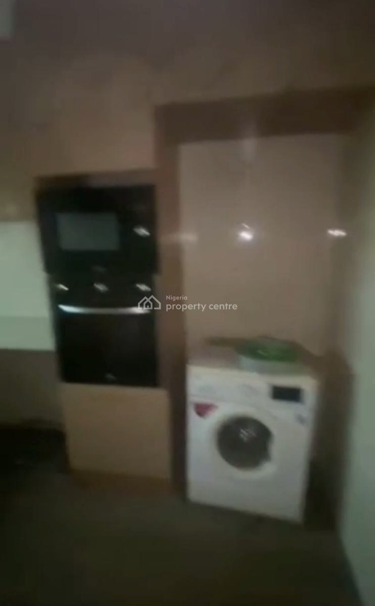 Spacious Standard 3 Bedroom Flat, Off Herbert Macaulay, Yaba, Lagos, Flat / Apartment for Rent