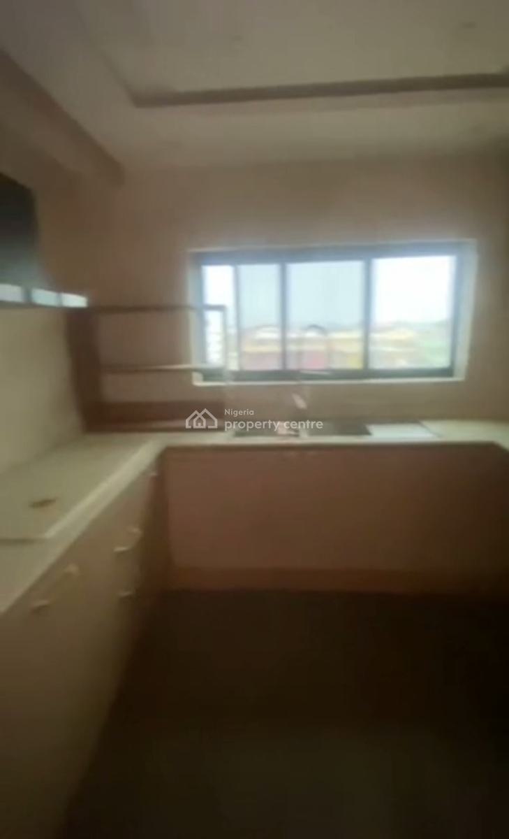 Spacious Standard 3 Bedroom Flat, Off Herbert Macaulay, Yaba, Lagos, Flat / Apartment for Rent