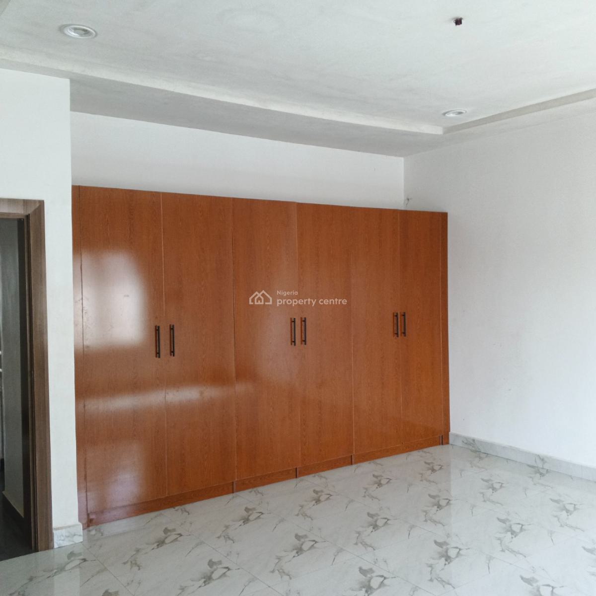 Luxury 4 Bedroom, Lugbe District, Abuja, Terraced Duplex for Sale