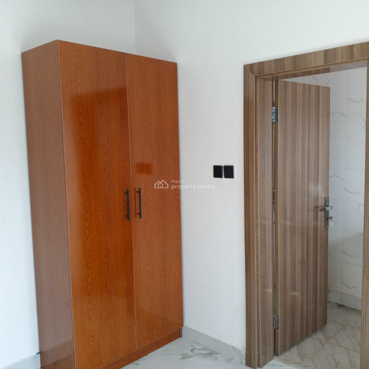 Luxury 4 Bedroom, Lugbe District, Abuja, Terraced Duplex for Sale