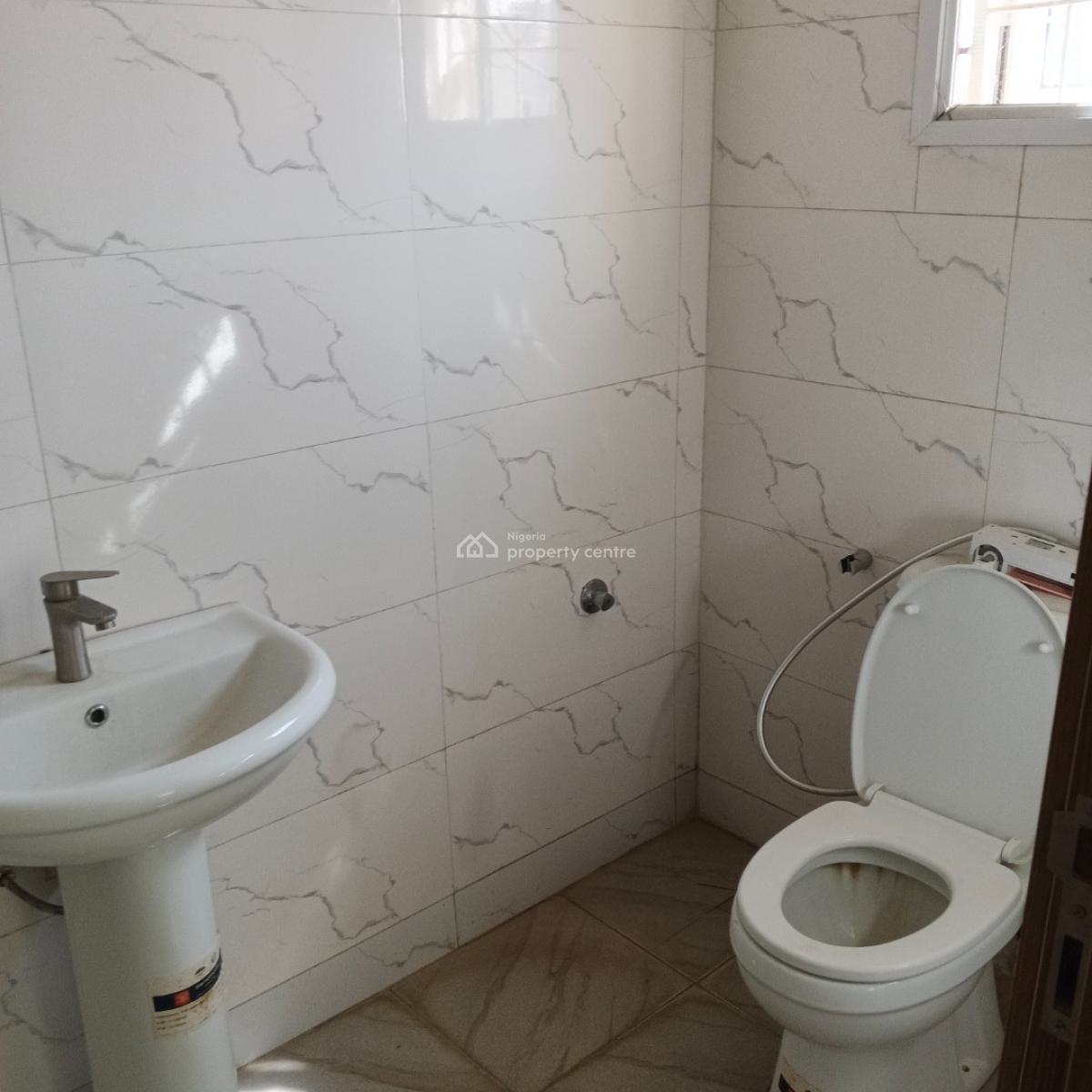 Luxury 4 Bedroom, Lugbe District, Abuja, Terraced Duplex for Sale