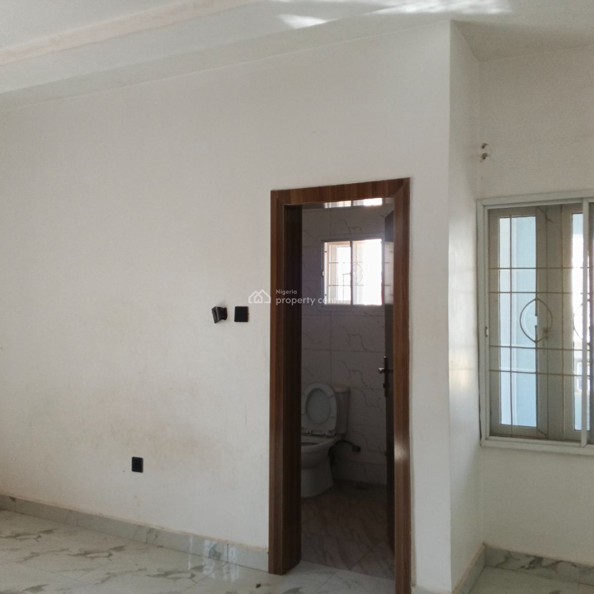 Luxury 4 Bedroom, Lugbe District, Abuja, Terraced Duplex for Sale