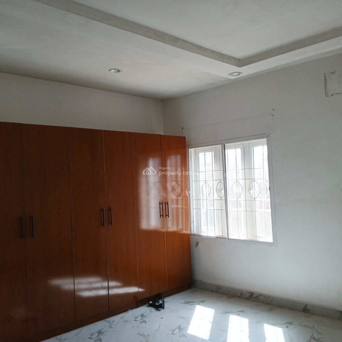 Luxury 4 Bedroom, Lugbe District, Abuja, Terraced Duplex for Sale