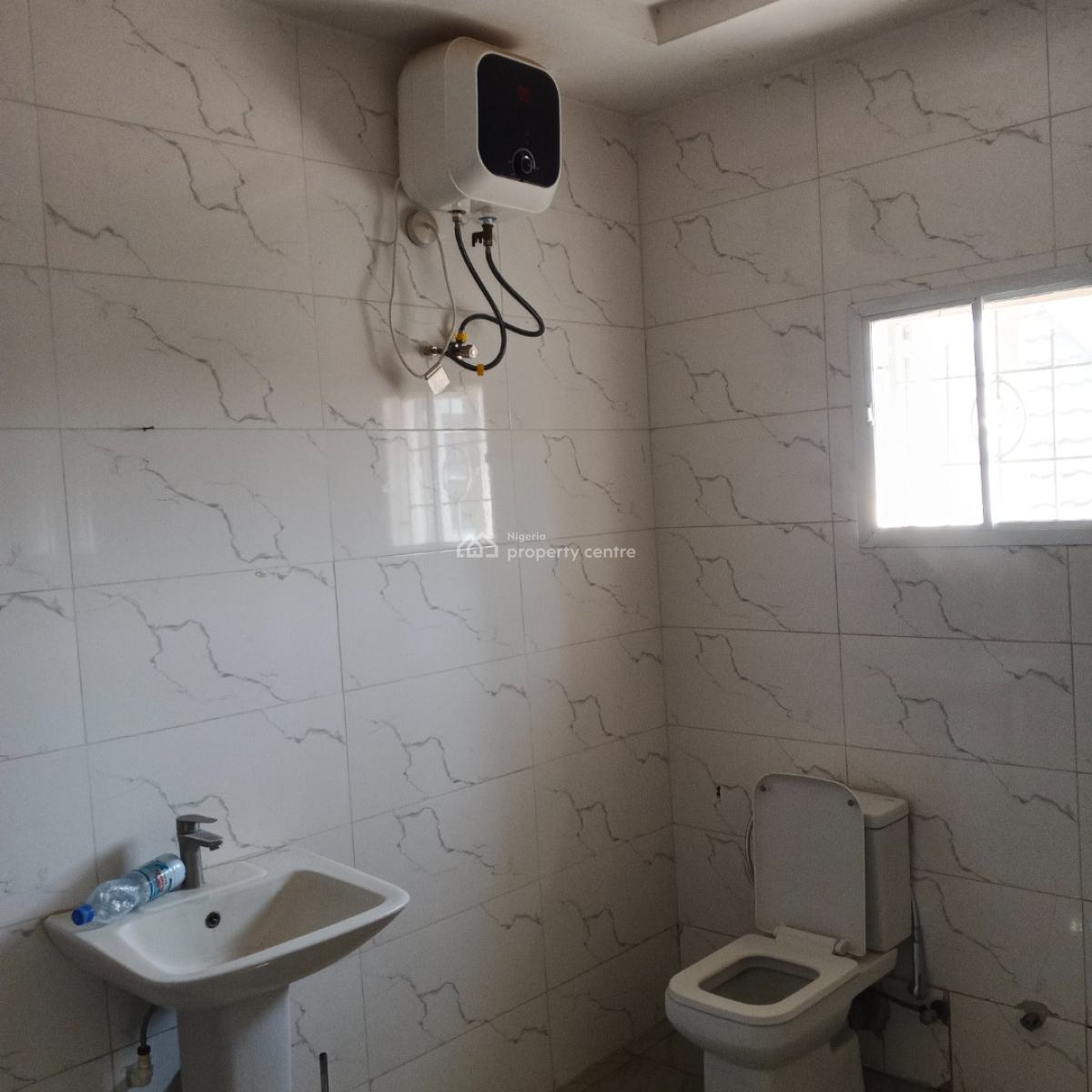 Luxury 4 Bedroom, Lugbe District, Abuja, Terraced Duplex for Sale