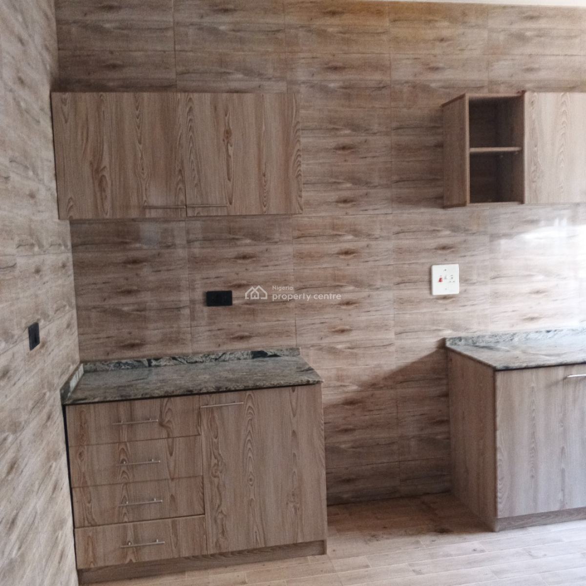 Luxury 4 Bedroom, Lugbe District, Abuja, Terraced Duplex for Sale