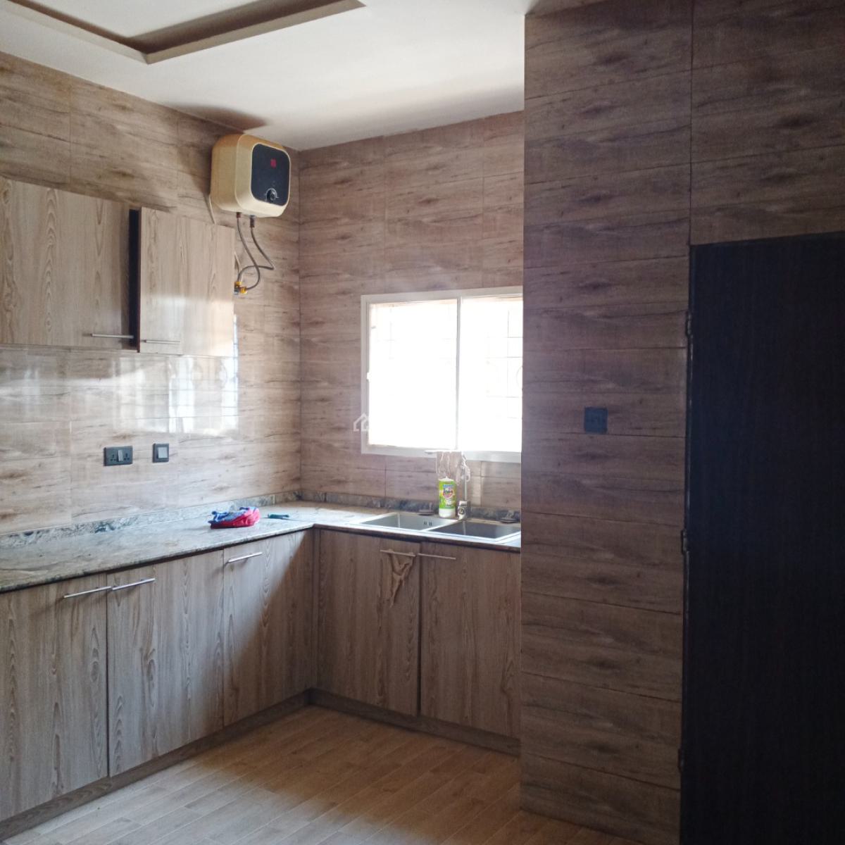 Luxury 4 Bedroom, Lugbe District, Abuja, Terraced Duplex for Sale