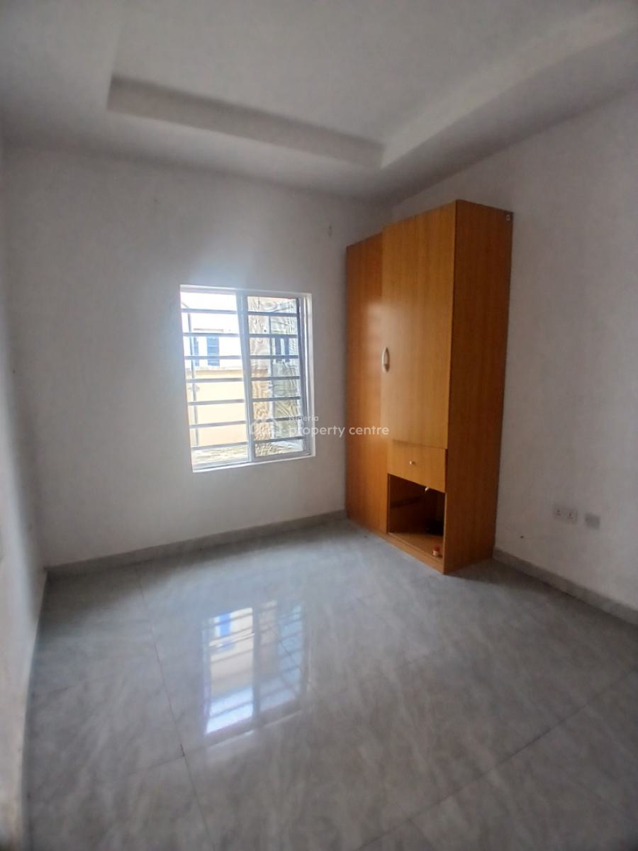 Fantastic 2 Bedroom Flat, Opposite Aptech School, After Ajah, Lekki Phase 2, Lekki, Lagos, Flat / Apartment for Rent