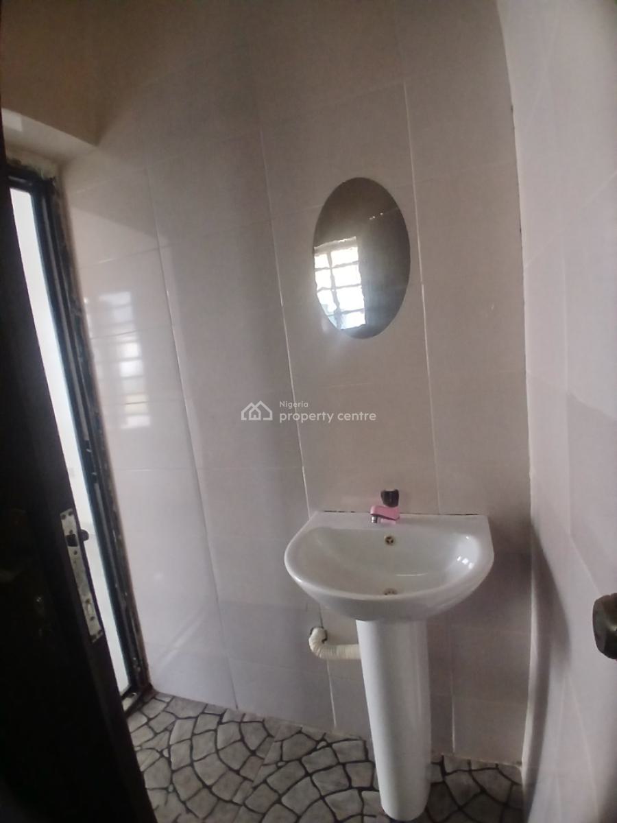 Fantastic 2 Bedroom Flat, Opposite Aptech School, After Ajah, Lekki Phase 2, Lekki, Lagos, Flat / Apartment for Rent