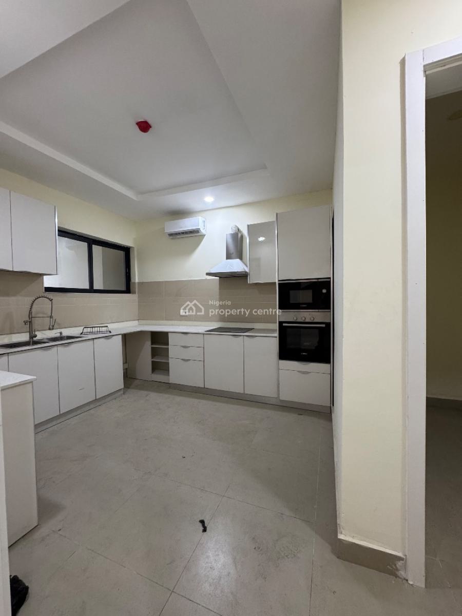 Newly Built Waterfront Three (3) Bedroom Maisonette, Lekki Phase 1, Lekki, Lagos, Flat / Apartment for Rent
