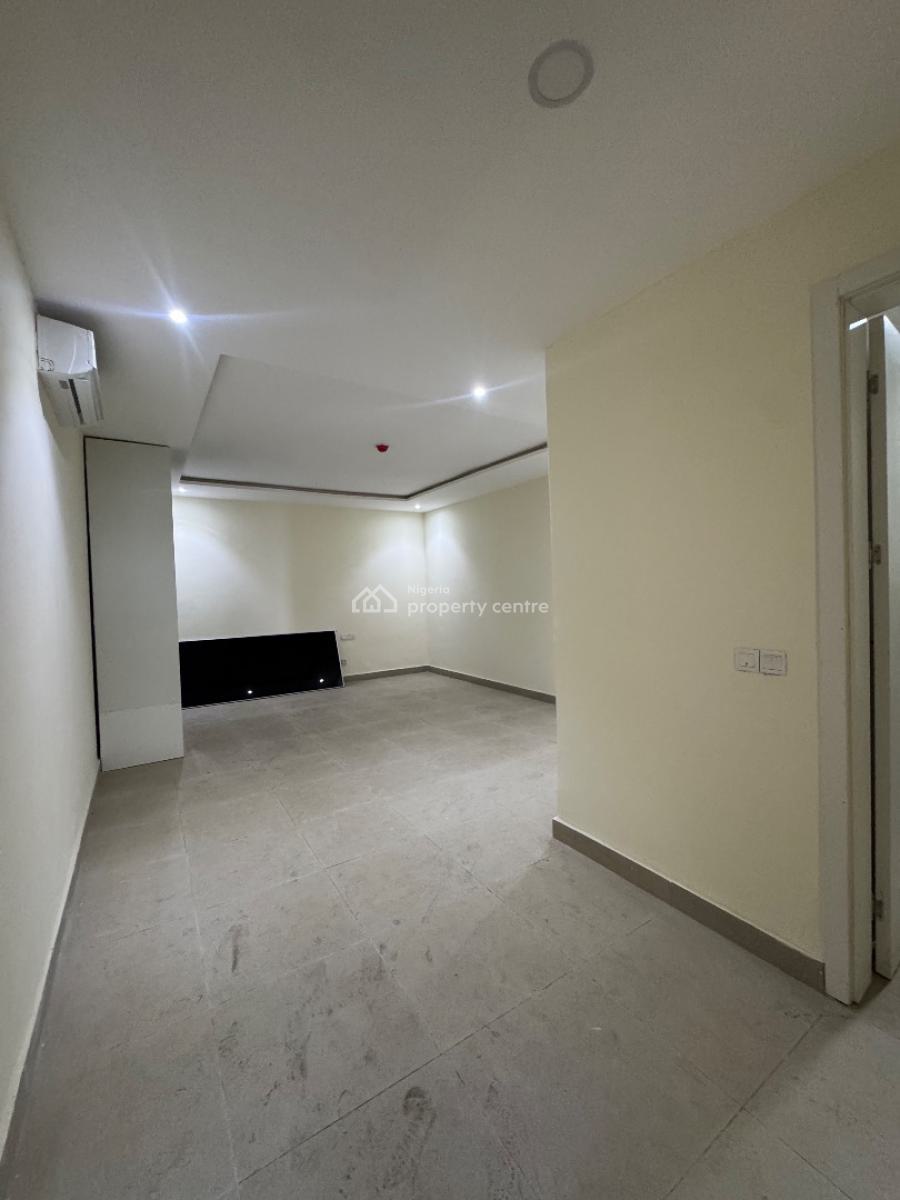 Newly Built Waterfront Three (3) Bedroom Maisonette, Lekki Phase 1, Lekki, Lagos, Flat / Apartment for Rent