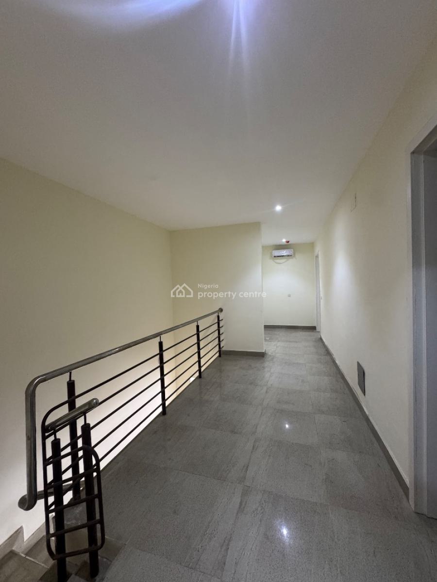 Newly Built Waterfront Three (3) Bedroom Maisonette, Lekki Phase 1, Lekki, Lagos, Flat / Apartment for Rent
