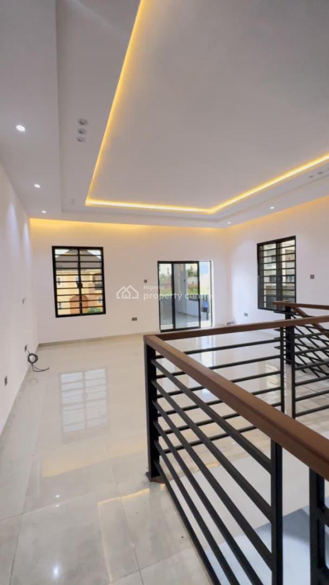 5 Bedroom Duplex with 1 Room Bq, Kolapo Ishola Gra, Ibadan, Oyo, Detached Duplex for Sale