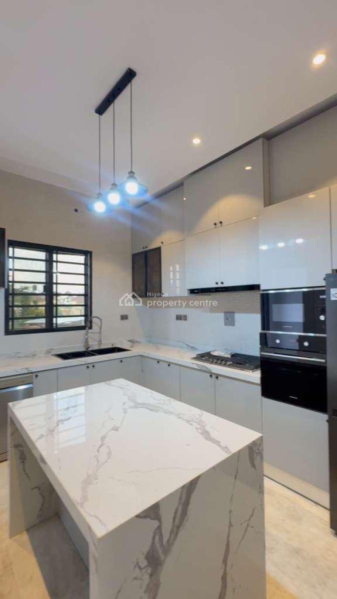 5 Bedroom Duplex with 1 Room Bq, Kolapo Ishola Gra, Ibadan, Oyo, Detached Duplex for Sale