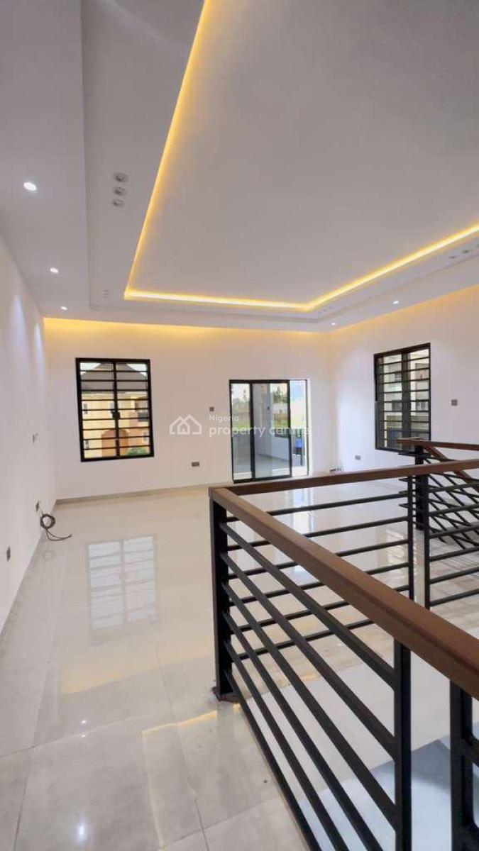 5 Bedroom Duplex with 1 Room Bq, Kolapo Ishola Gra, Ibadan, Oyo, Detached Duplex for Sale