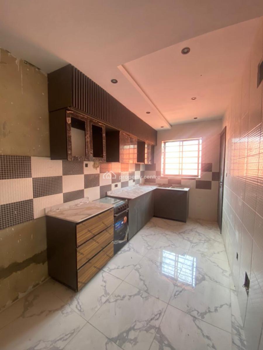 Affordable 2 Bedroom Apartment, Lekki Phase 1, Lekki, Lagos, Flat / Apartment for Sale