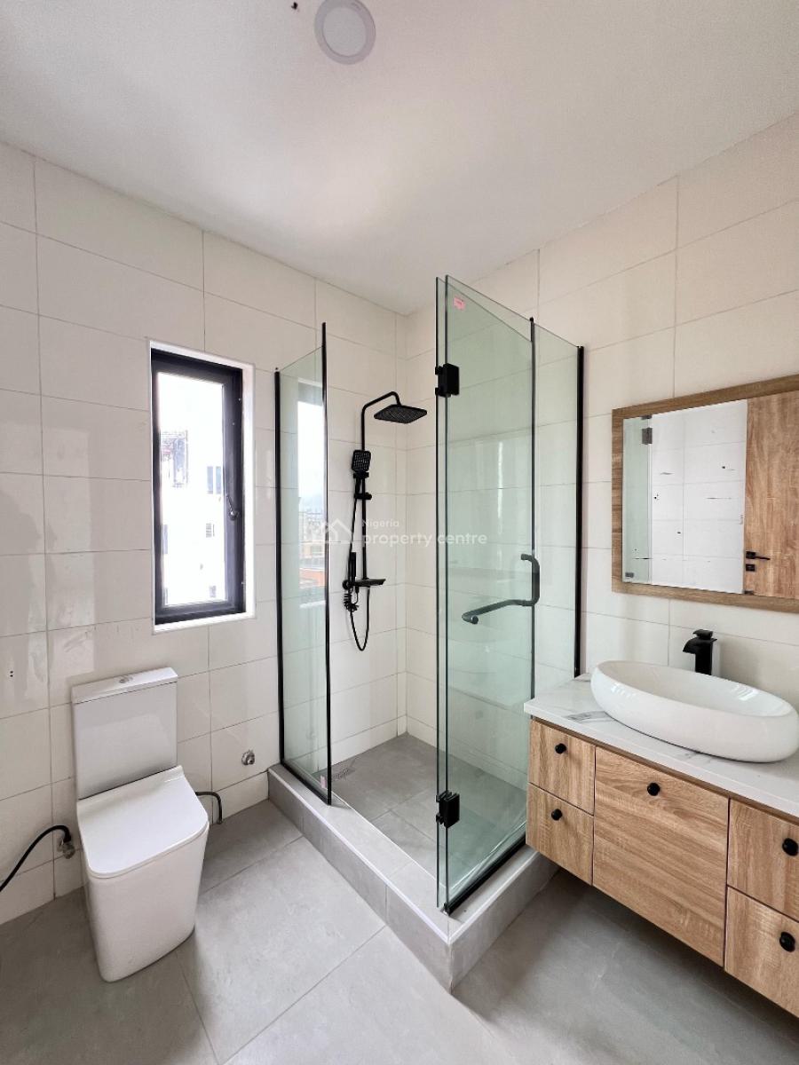 Spacious 2 Bedroom Apartment with  Bq, Pool, Gym  and Elevator, Lekki Phase 1, Lekki, Lagos, Flat / Apartment for Sale