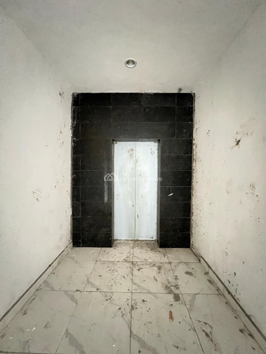 Spacious 2 Bedroom Apartment with  Bq, Pool, Gym  and Elevator, Lekki Phase 1, Lekki, Lagos, Flat / Apartment for Sale