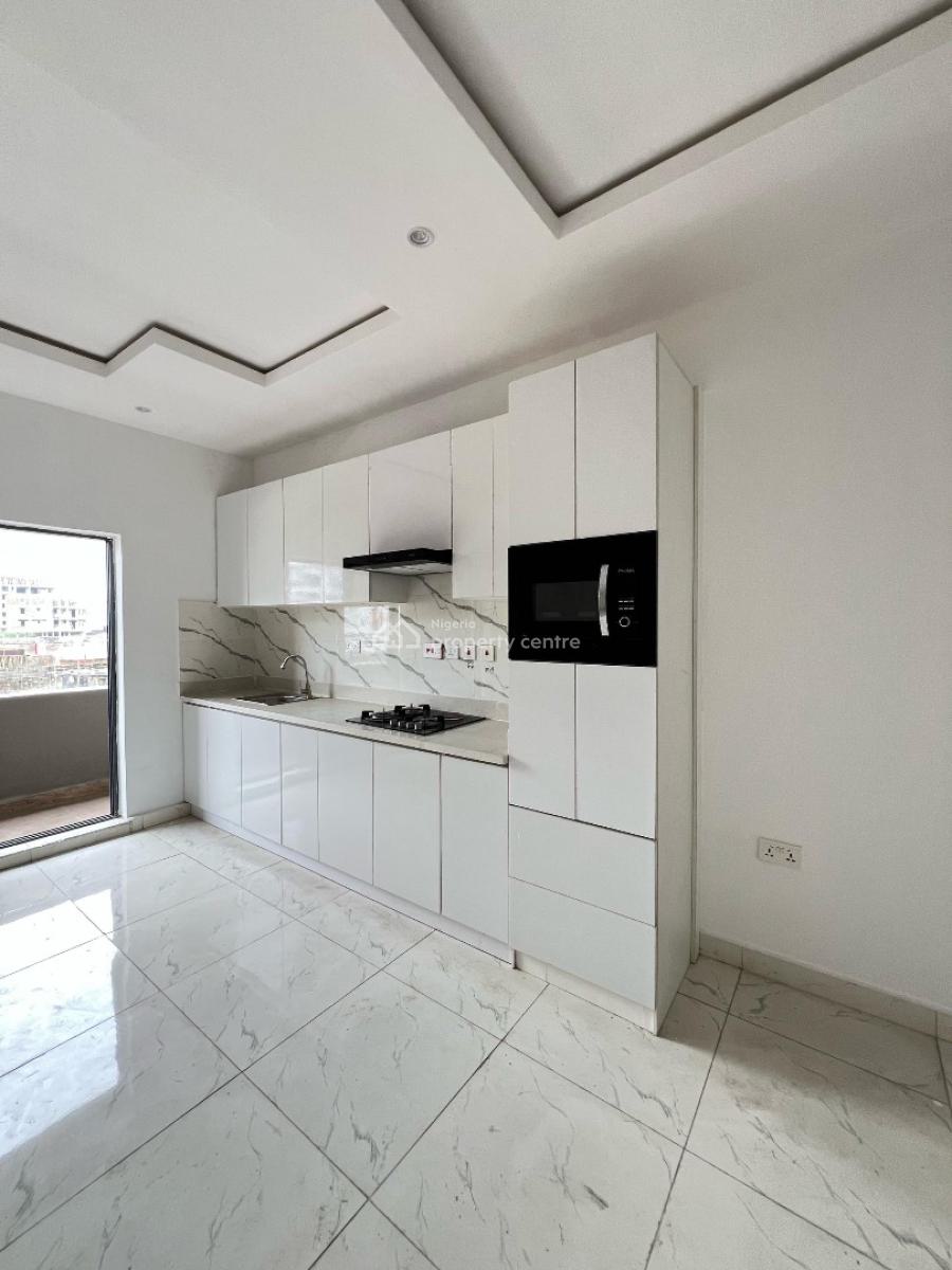 Contemporary 2  Bedroom Suitable for Investment in a Secure Location, Lekki Phase 1, Lekki, Lagos, Flat / Apartment for Sale