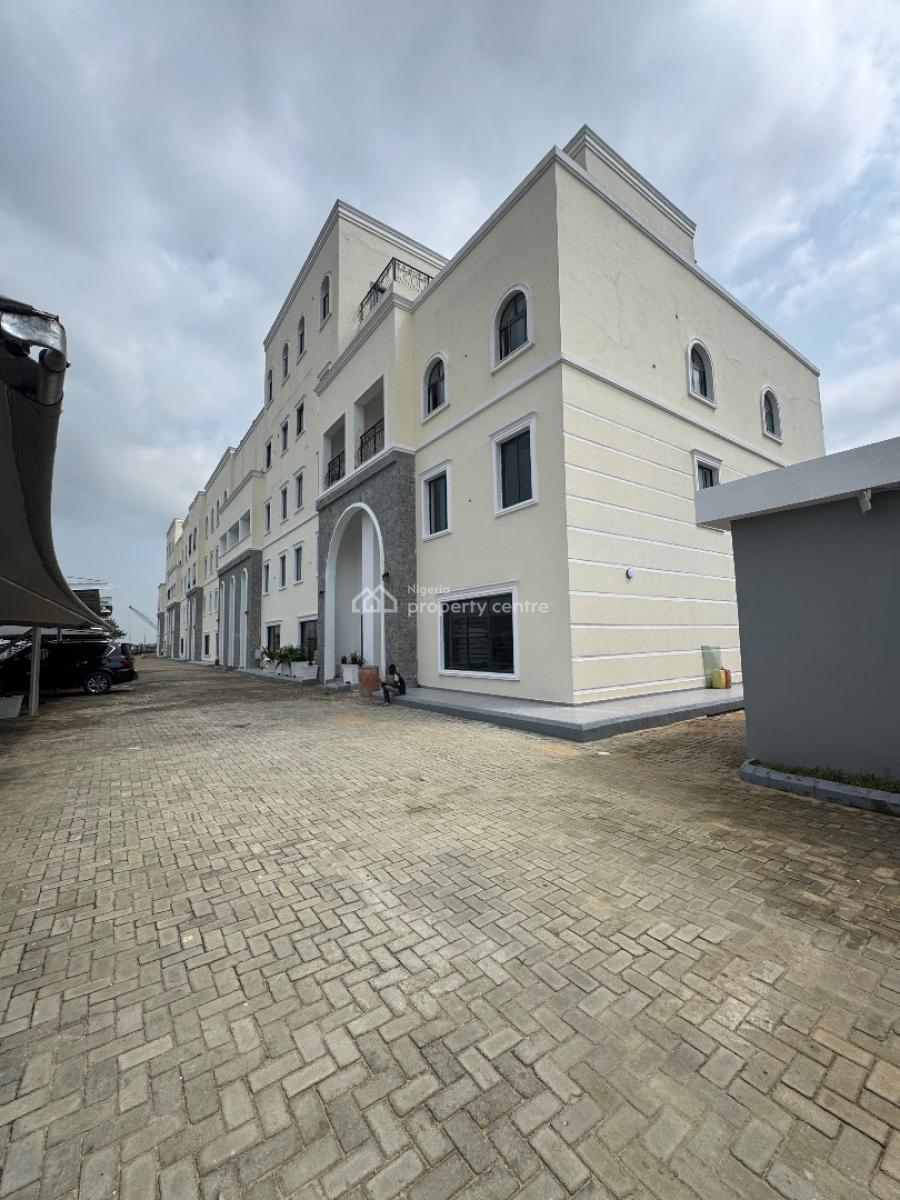 Waterfront Three (3) Bedroom Apartment, Lekki Phase 1, Lekki, Lagos, Flat / Apartment for Sale
