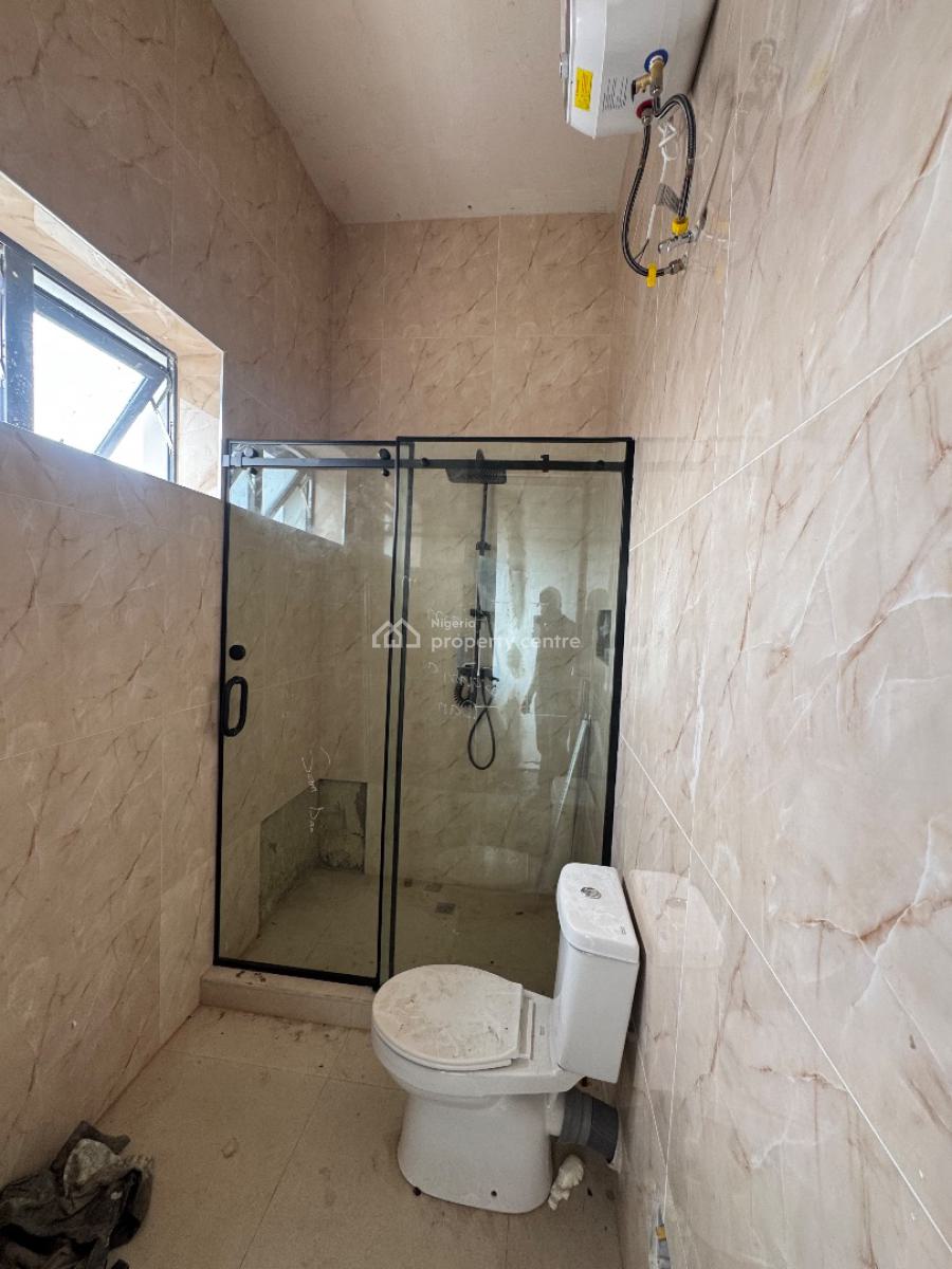 Waterfront Three (3) Bedroom Apartment, Lekki Phase 1, Lekki, Lagos, Flat / Apartment for Sale