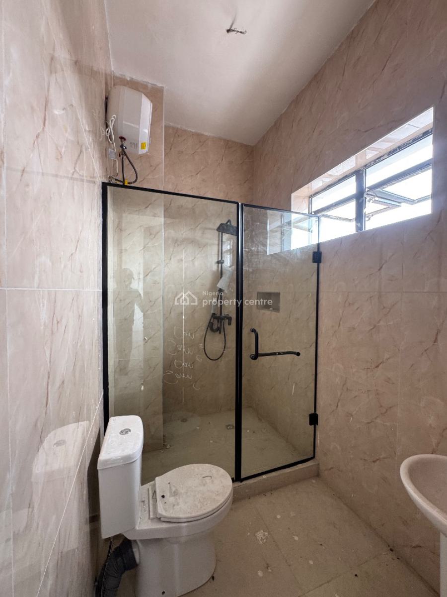 Waterfront Three (3) Bedroom Apartment, Lekki Phase 1, Lekki, Lagos, Flat / Apartment for Sale