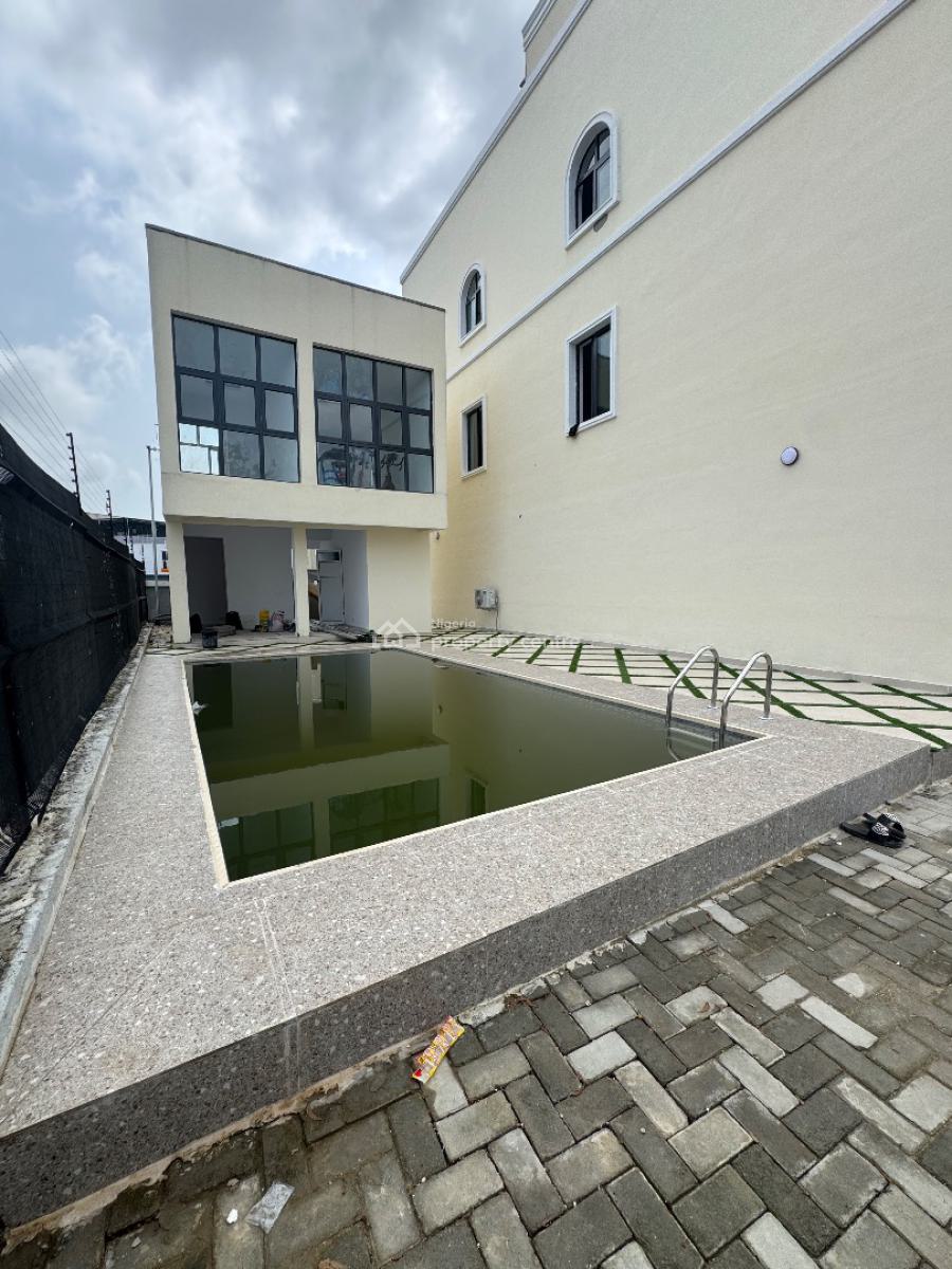 Waterfront Three (3) Bedroom Apartment, Lekki Phase 1, Lekki, Lagos, Flat / Apartment for Sale