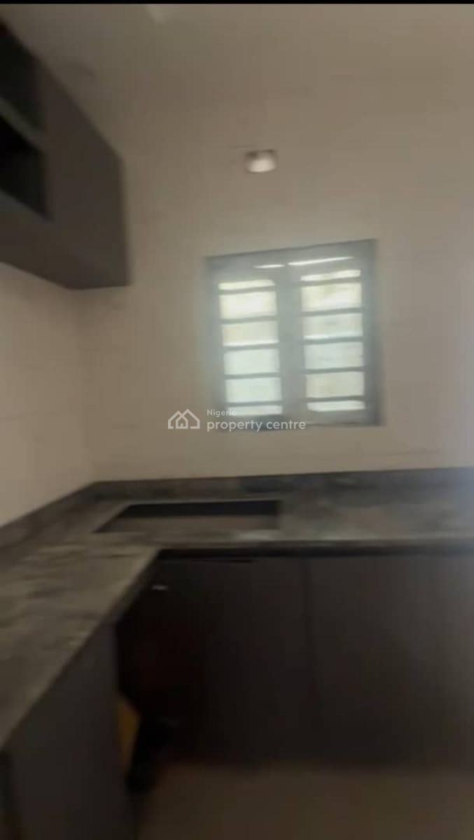 Lovely 2 Bedroom Flat, Ijesha, Surulere, Lagos, Flat / Apartment for Rent