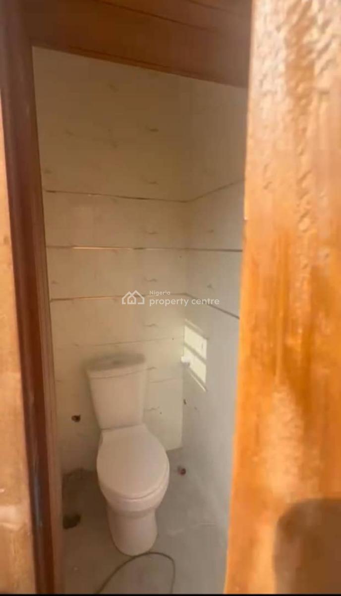 Lovely 2 Bedroom Flat, Ijesha, Surulere, Lagos, Flat / Apartment for Rent