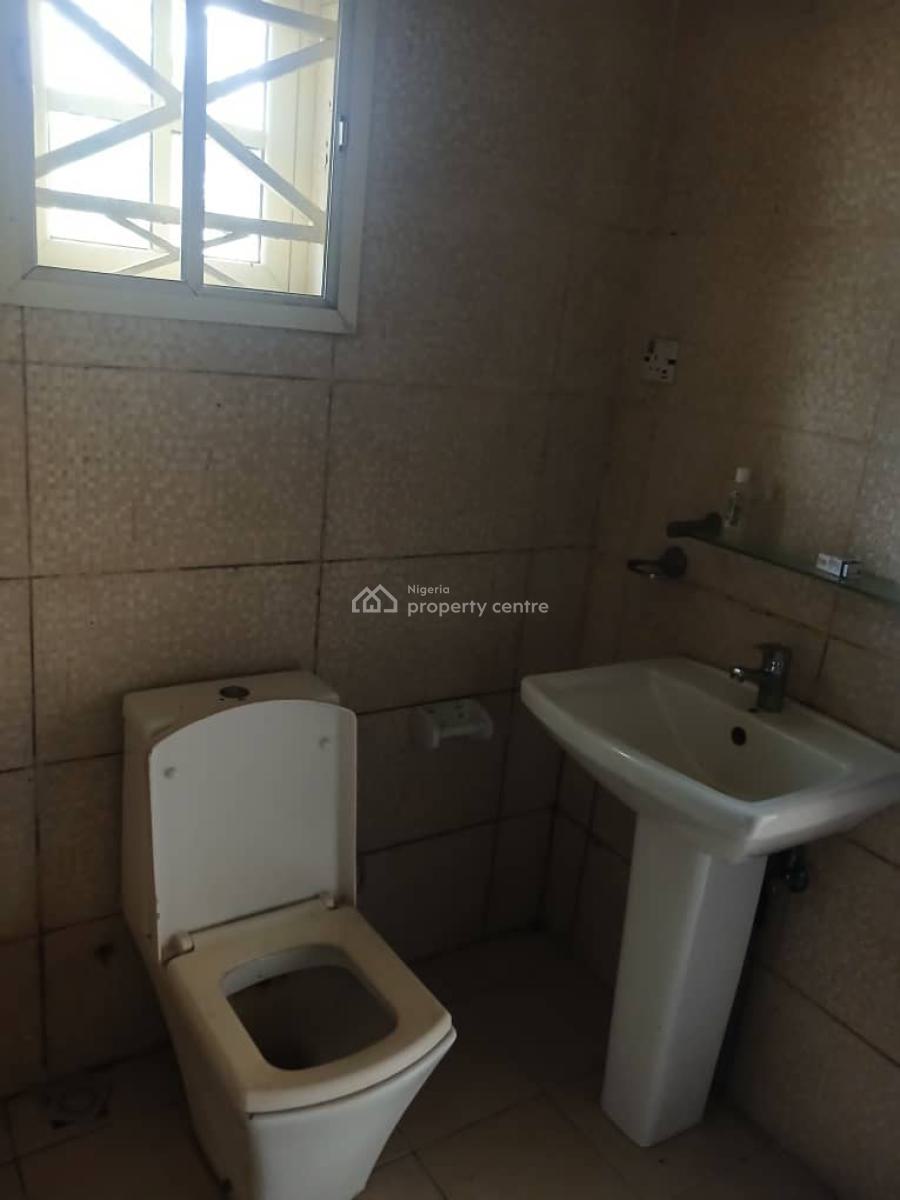 Standard 3 Bedroom Apartment, Ogombo, Lekki Phase 2, Lekki, Lagos, Flat / Apartment for Rent