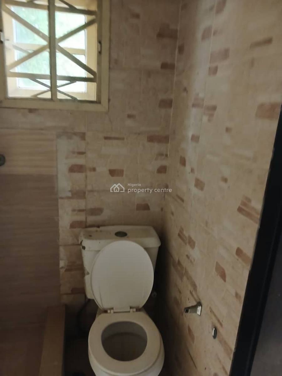 Standard 3 Bedroom Apartment, Ogombo, Lekki Phase 2, Lekki, Lagos, Flat / Apartment for Rent