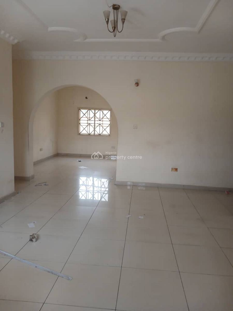 Standard 3 Bedroom Apartment, Ogombo, Lekki Phase 2, Lekki, Lagos, Flat / Apartment for Rent