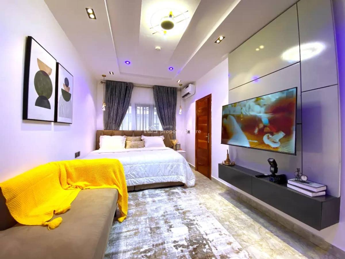 Luxury 1-bedroom Apartment with Ps  5, Lekki Phase 1, Lekki, Lagos, Flat / Apartment Short Let