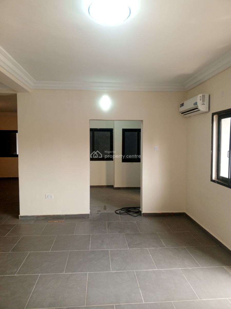 Newly Renovated 3 Bedroom Flat with Bq in a Service Apartment, Lekki Phase 1, Lekki, Lagos, Flat / Apartment for Rent