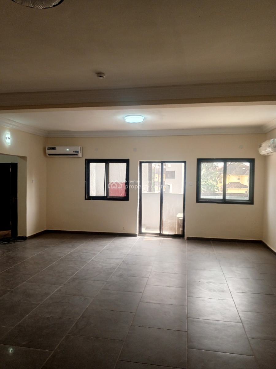 Newly Renovated 3 Bedroom Flat with Bq in a Service Apartment, Lekki Phase 1, Lekki, Lagos, Flat / Apartment for Rent