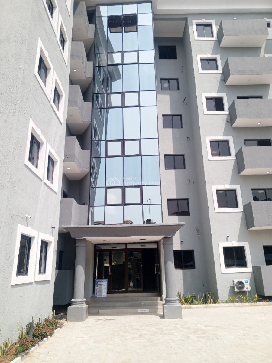 Newly Renovated 3 Bedroom Flat with Bq in a Service Apartment, Lekki Phase 1, Lekki, Lagos, Flat / Apartment for Rent