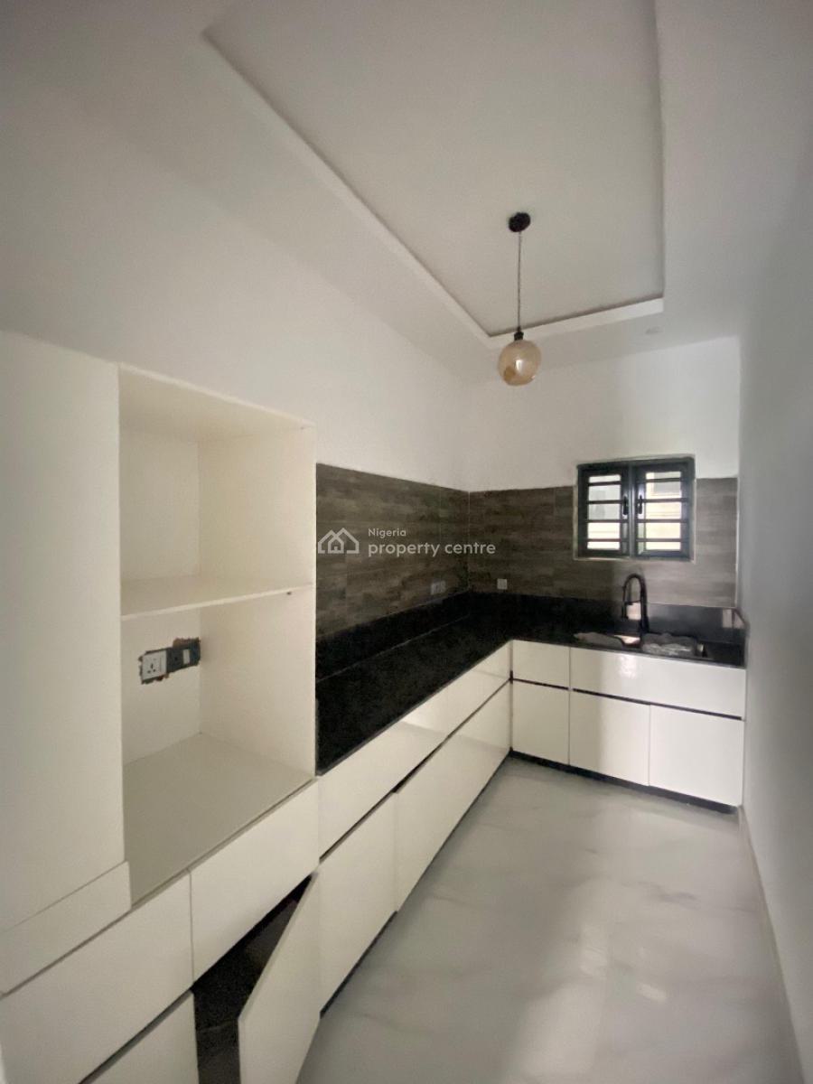 Well Fitted 4 Bedroom Contemporary Design Triplex with 1 En-suite Bq, Gated Estate in Chevron, Lekki, Lagos, Detached Duplex for Sale