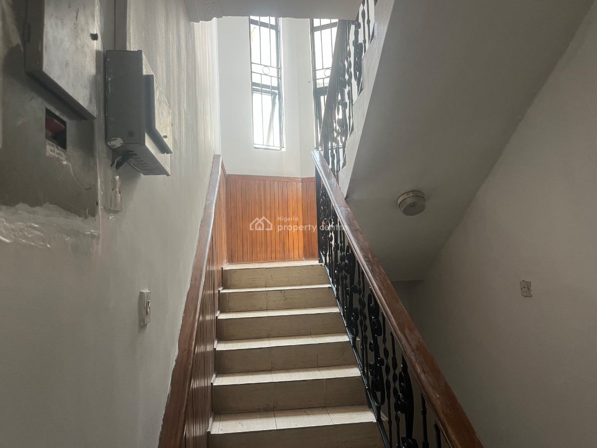 Well Renovated Massive 5 Bedrooms Detached House with Massive 2 Bedroom + Bq, Off Admiralty, Lekki Phase 1, Lekki, Lagos, House for Rent